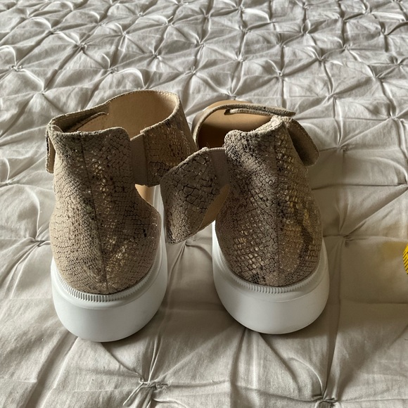 Vaneli snakeskin sandals - Picture 2 of 6